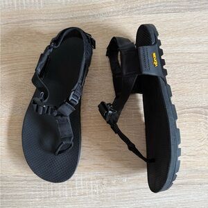 Bedrock Cairn Evo adventure sandals black women’s Sz 8 men’s 7